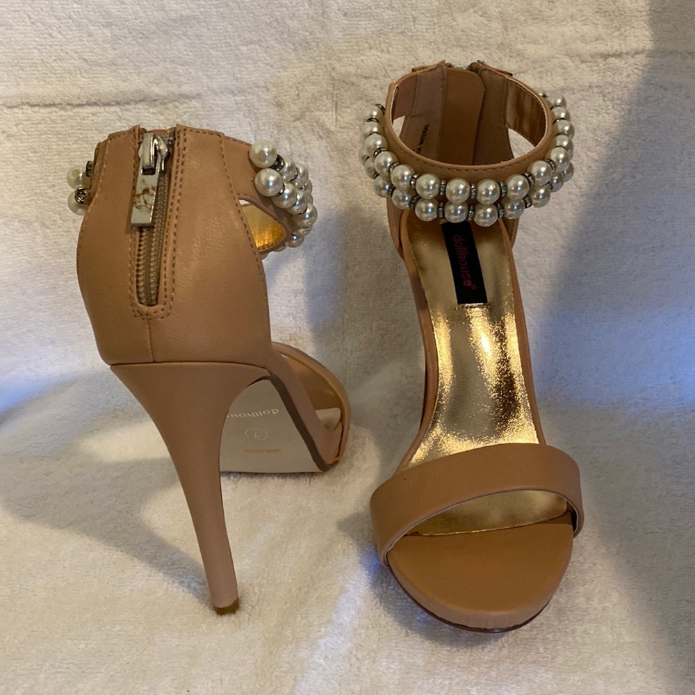 Women’s stilettos size 7